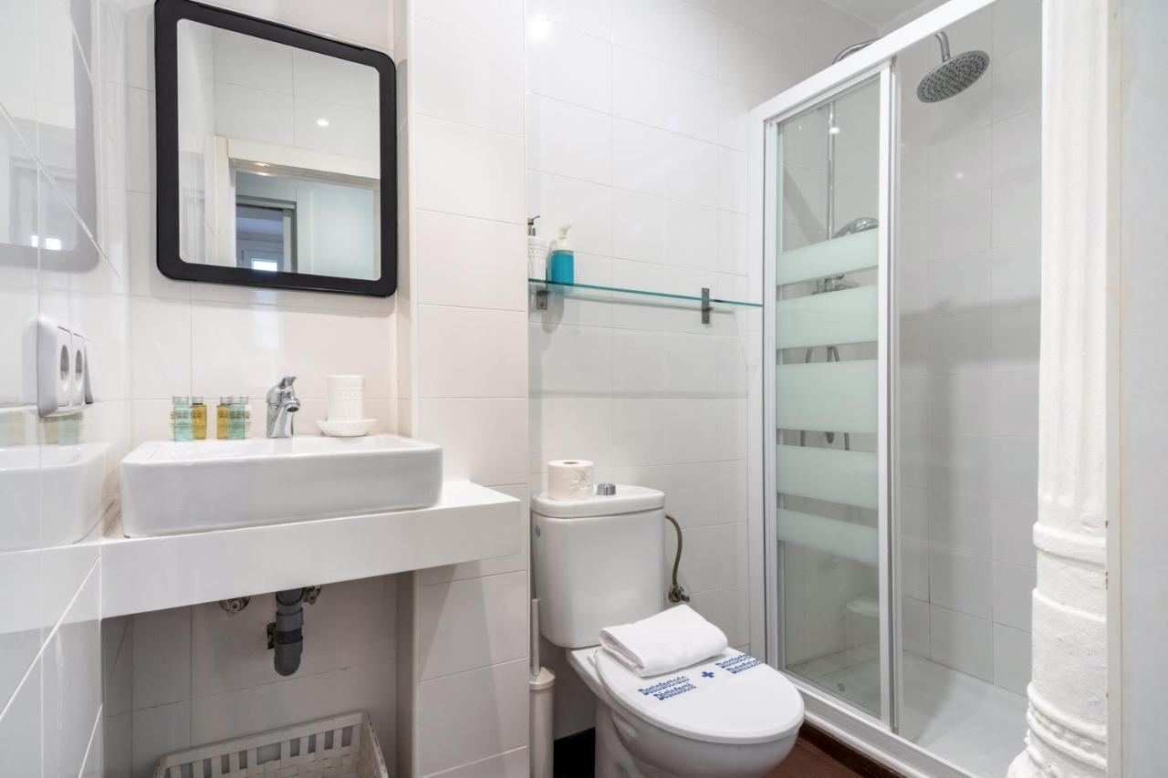 2 Bedrooms 2 Bathrooms Furnished - Malasana - Bright Stylish - Mintystay มาดริด ภายนอก รูปภาพ