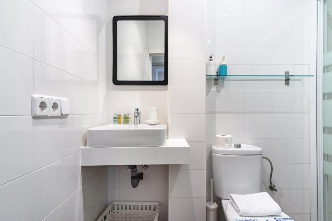 2 Bedrooms 2 Bathrooms Furnished - Malasana - Bright Stylish - Mintystay มาดริด ภายนอก รูปภาพ