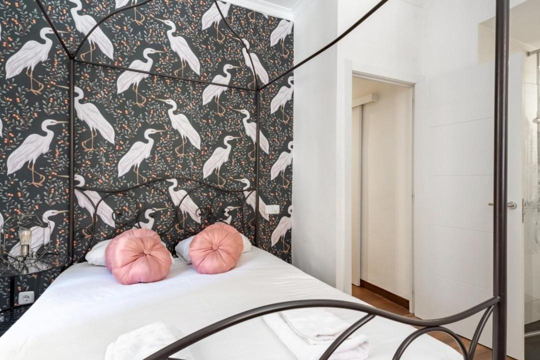 2 Bedrooms 2 Bathrooms Furnished - Malasana - Bright Stylish - Mintystay มาดริด ภายนอก รูปภาพ