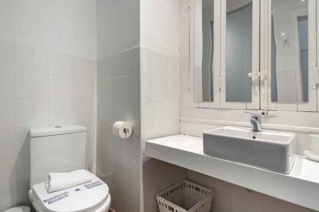 2 Bedrooms 2 Bathrooms Furnished - Malasana - Bright Stylish - Mintystay มาดริด ภายนอก รูปภาพ